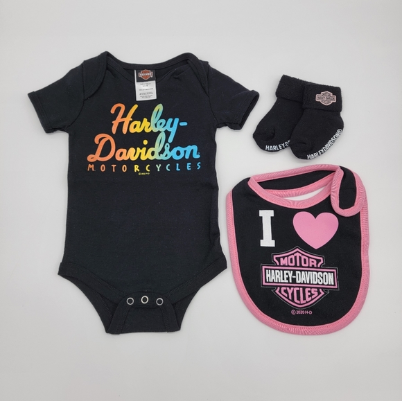 Pink Harley Davidson motorcycle diaper cake - Picture 12 of 15